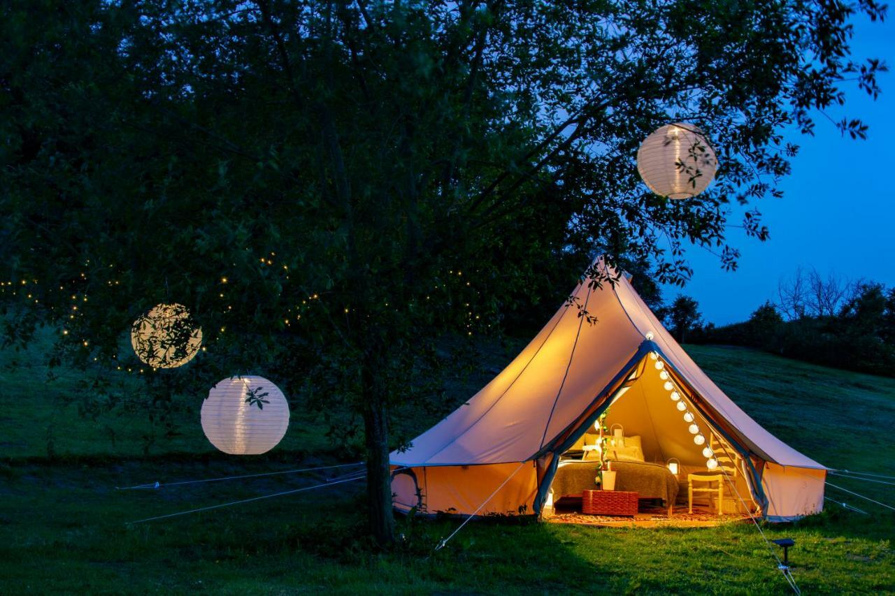Lloyds Meadow Glamping Hotel Chester Exterior photo